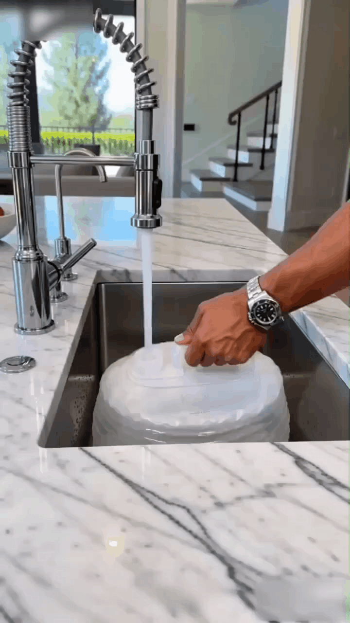 🔥LAST DAY 50% OFF⏰Collapsible Water Container with Spigot