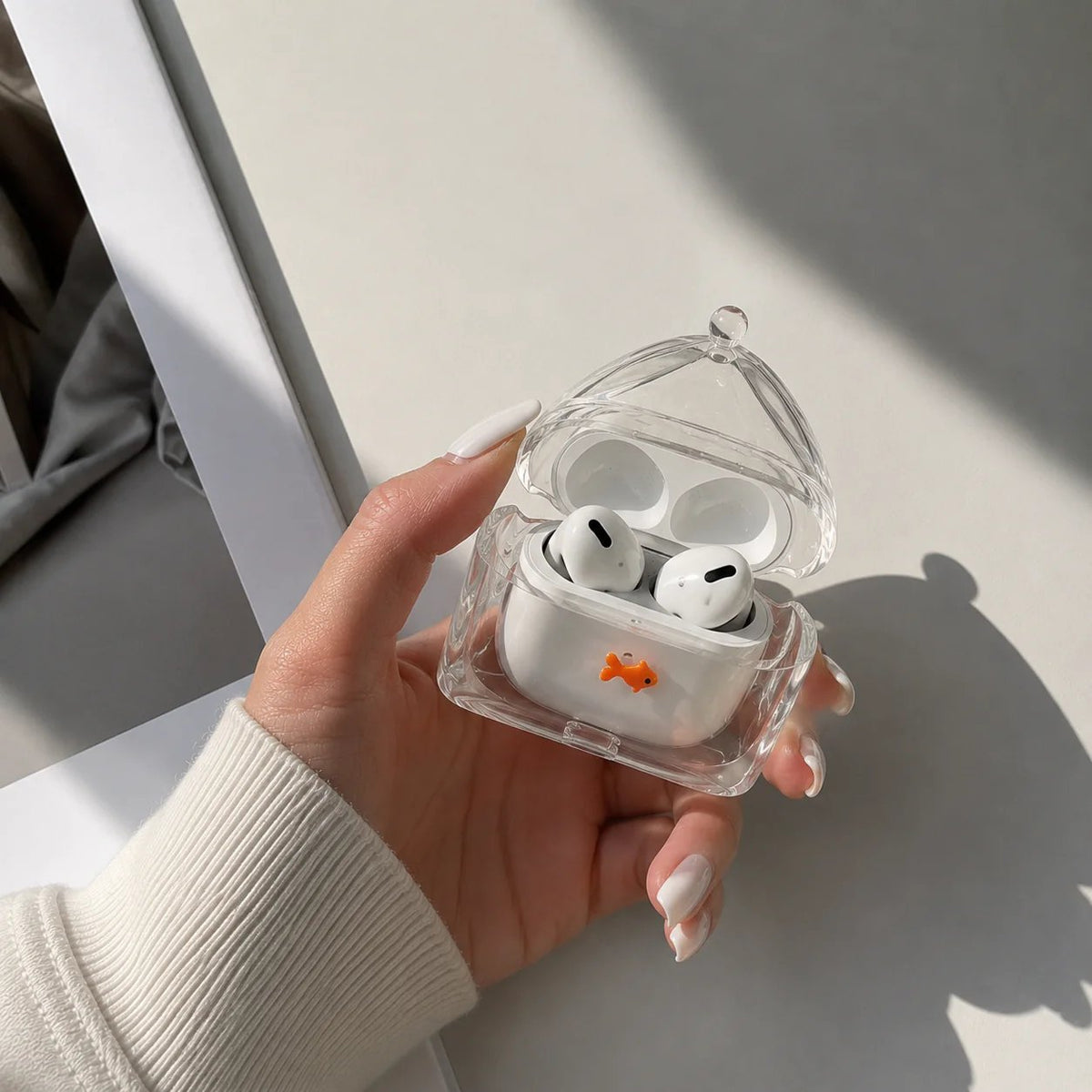 🐠 Goldfish Aquarium AirPods Case – Cute Transparent Protective Cover