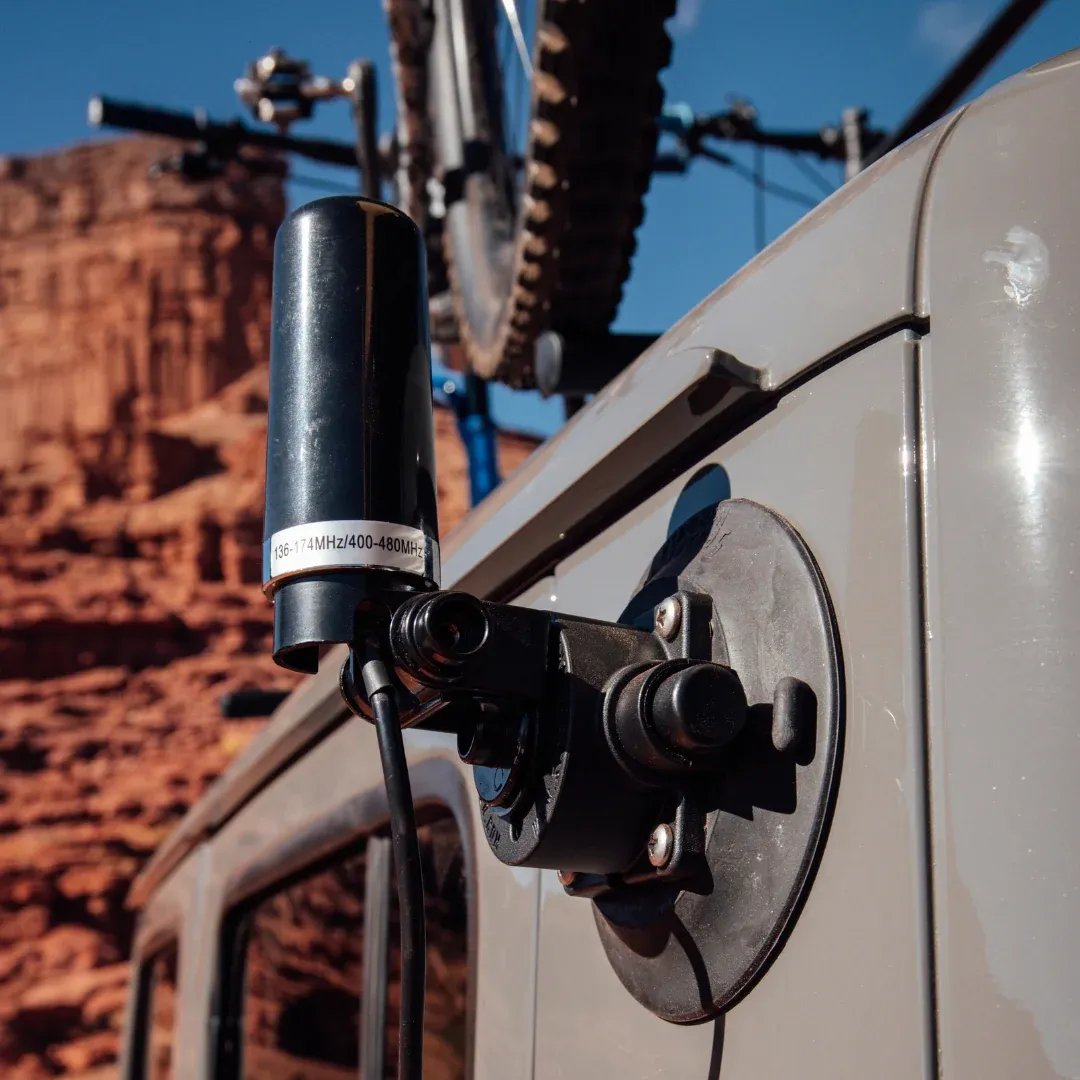 🔥🔥 50% OFF - Universal GMRS Antenna Mount – Heavy-Duty Radio Antenna Bracket for Cars, SUVs, Trucks, Off-Road Vehicles & Boats