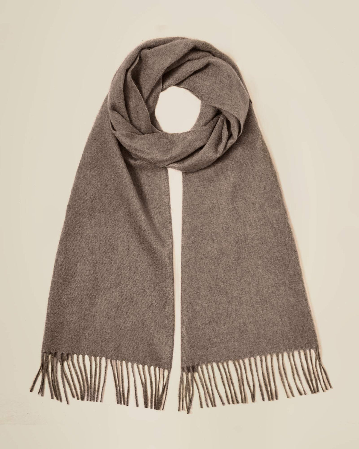 Camel cashmere scarf detail