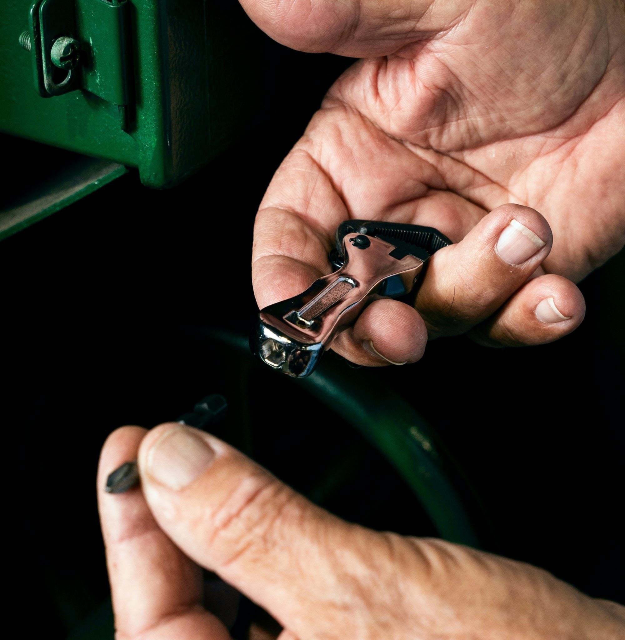 💥 Limited Stock – Save 49%! 🔧Micro Pocket Wrench